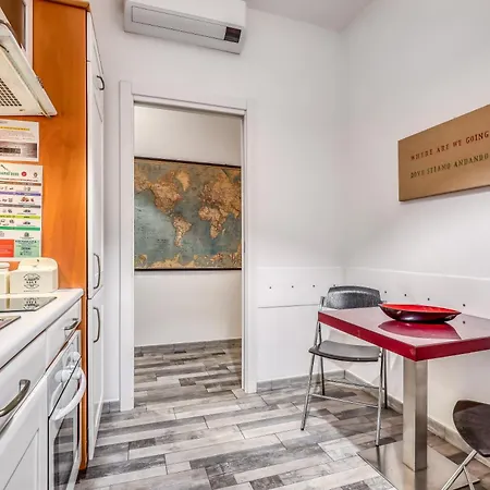 Angolo Alla Stazione - Bilocale Ristrutturato Zona Stazione E Ospedali Pavia Exterior photo
