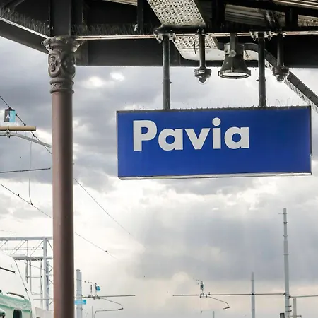 Angolo Alla Stazione - Bilocale Ristrutturato Zona Stazione E Ospedali Pavia Exterior photo
